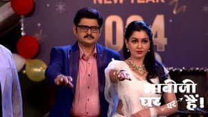 Saxena Confiscates Everyone's Mobiles