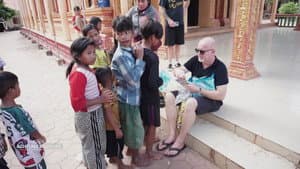 Scams in Southeast Asia: Children used as tools by brazen tourist trappers