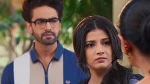 Abhira enters Poddar house