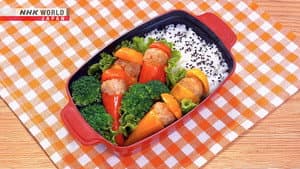 Chakin-zushi (Omelet-wrapped Sushi) Bento & Stuffed Pepper Bento