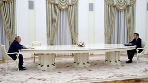 Putin - Macron: the final table