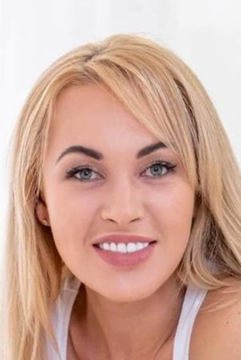 Alexa Lo
