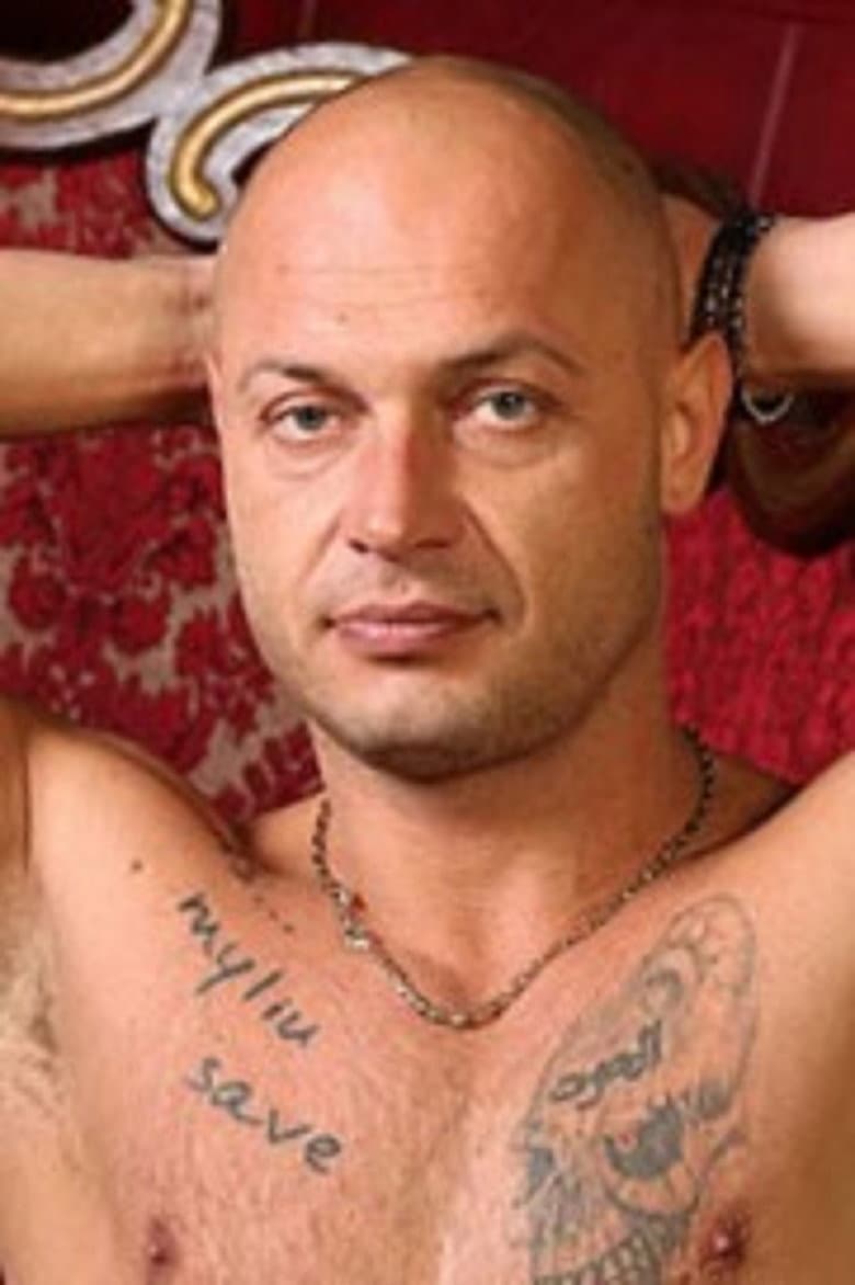 Aaron Richmond
