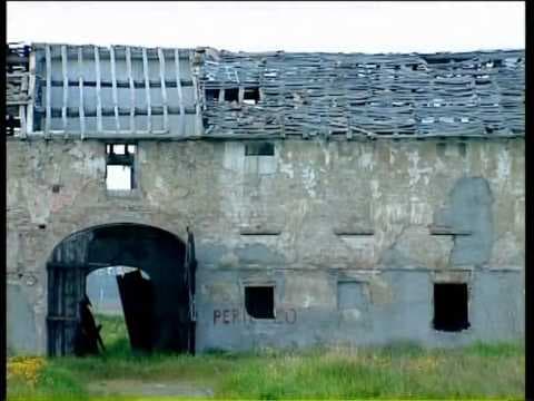 Visioni di case che crollano