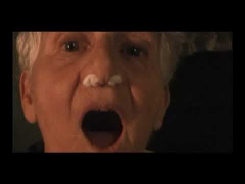 Dona Oldina - A Fernanda Montenegro Trash (2011)