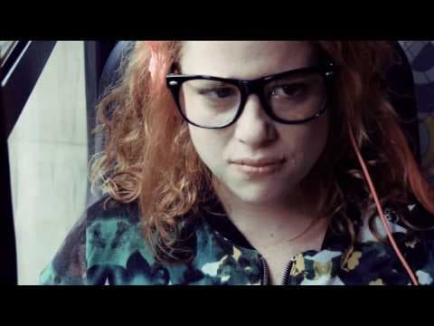 CÃES FAMINTOS - TRAILLER OFICIAL 2016