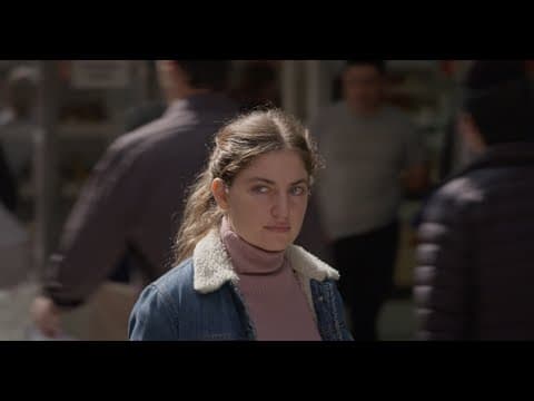 Un movimiento extraño (An odd turn) - Written and directed by Francisco Lezama