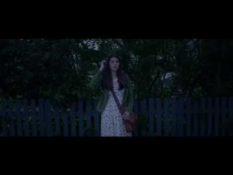 Kvinner i for store herreskjorter - trailer - på kino 6. mars