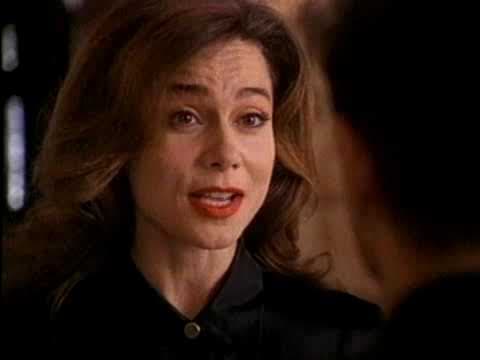 Trailer for Romeo Is Bleeding (1993)