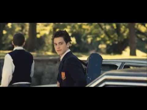 Café de Flore : official trailer (English)