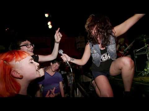 So, which band is your boyfriend in? - Official trailer 2018