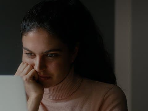 OFICIAL TRAILER - UN ASUNTO URGENTE (AN URGENT MATTER) de Sal Lencina - ESTRENO 2026