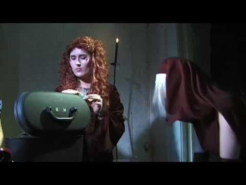 Trailer Dracula's Family Visit