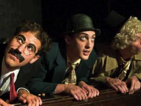 Groucho : A Life in Revue