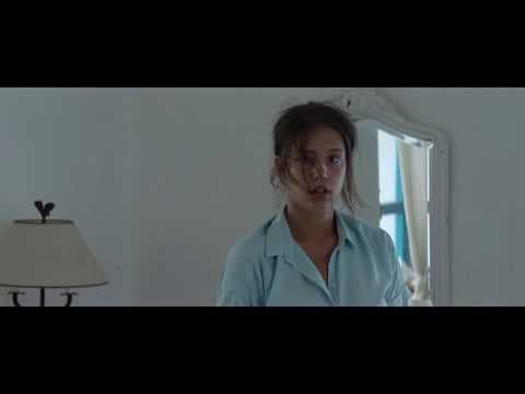 Adèle Exarchopoulos trashing a hotel room in Sibyl (2019)